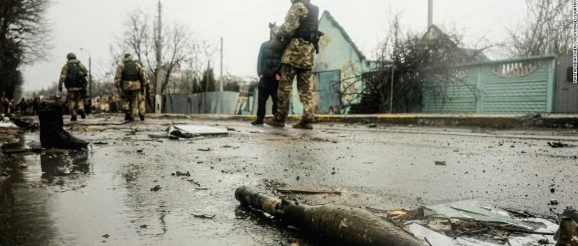 220406160632-restricted-ukrainian-soldiers-bucha-0403-super-tease.jpg